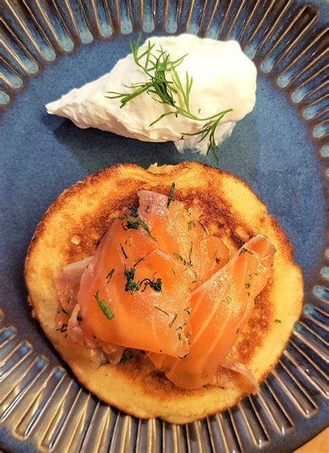 Gravlax De Saumon Blinis Au Citron Labneh Noé Cuisine Passionnée