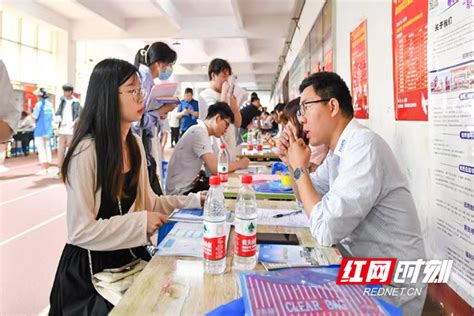 邵阳学院举办湖南共青团促进大学生就业“金桥行动”暨邵阳学院2023届毕业生夏季校园供需见面会时刻红网