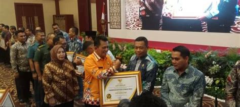 Kabupaten Lingga Terima Penghargaan Keterbukaan Informasi Publik 2023