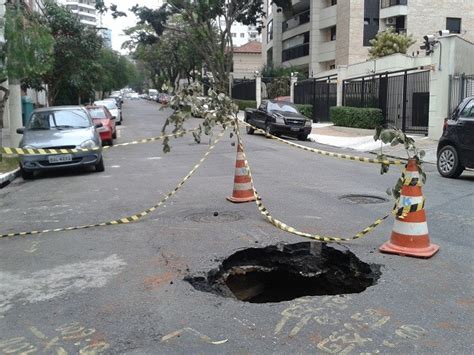 G1 Buraco Bloqueia Faixa De Rua Onde Mora O Prefeito Fernando Haddad