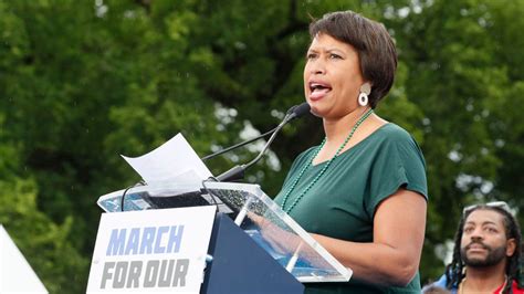 Mayor Muriel Bowser Wins Dc Primary Election Will Go On To Run For