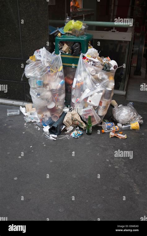 Full To Overflowing Trash Bin Hi Res Stock Photography And Images Alamy