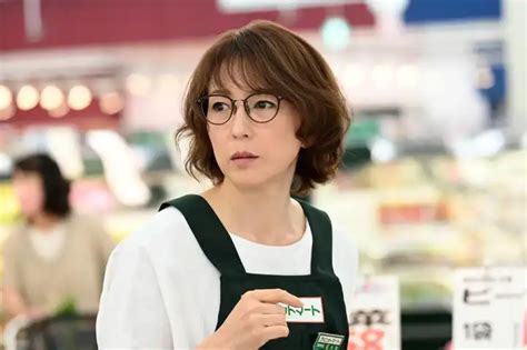 【写真 29枚】（c）フジテレビ この素晴らしき世界：“妙子”若村麻由美の演技に絶賛の声 「役者魂炸裂！」「きれいなのにさえない感じもできる