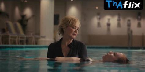 Hannah Einbinder Bikini Scene In Hacks Tnaflix