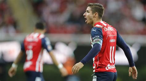 Chivas Recupera A Isaac Brizuela Para El Partido Ante Atlas En Cuartos