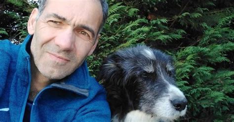 Porté disparu pendant un mois ce chien senior ne reconnaît plus son