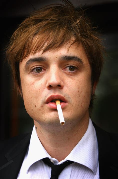 pete doherty  pose   model  arty inmates  glasgows