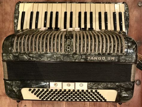 Hohner Tango II M 96 Bass Accordion Shop