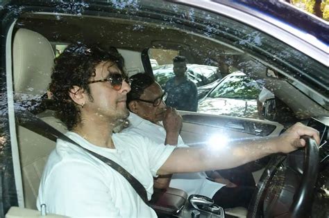 Shankar Mahadevan Zakir Hussain Other Celebs Pay Last Respect To