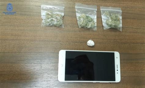 Detenido por vender droga en plena calle y ofrecérsela a varios