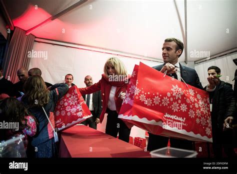 Emmanuel Macron And His Wife Brigitte Macron Welcome the children of ...