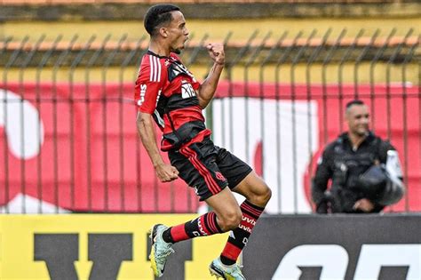 Vitor Pereira Do Flamengo Estuda Mudan As No Meio Contra O Botafogo