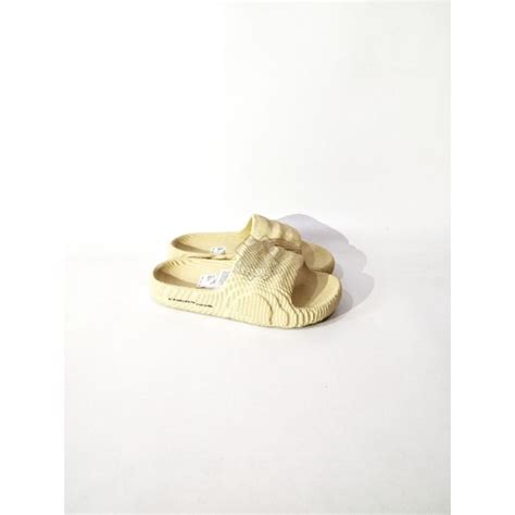 Jual Adidas Adilette 22 Desert Sand Original 100 Shopee Indonesia