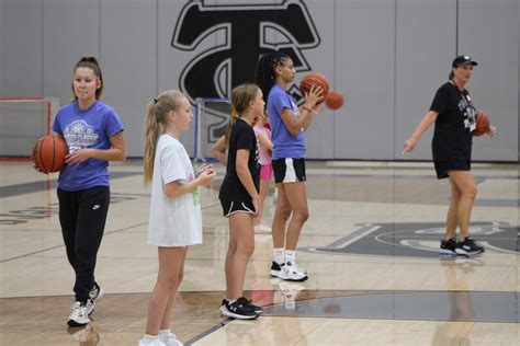 Carbondale Lady Terriers Basketball Preps For Upcoming Season Terrier