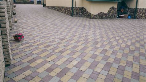 5 Eye Catching Paver Patterns To Consider Using For Your New Driveway