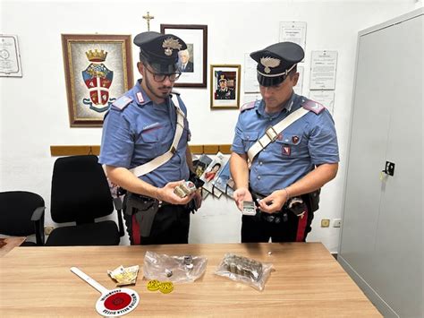 Spaccio Di Hashish E Cocaina A Montevarchi Arrestato Un Ventenne Sui