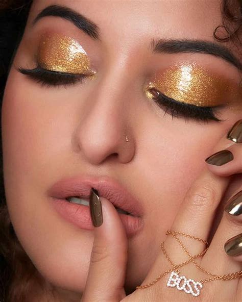 Weihnachts Make Up Trendige Looks Zum Nachschminken