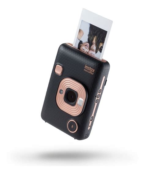 Fujifilm lanza su cámara Instax Mini LiPlay