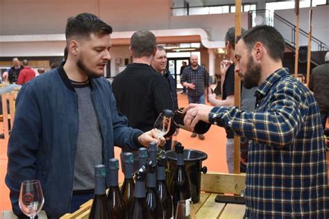 Le E Salon Des Vins Au Pif Nature Se Tient Jusqu Heures Thiers