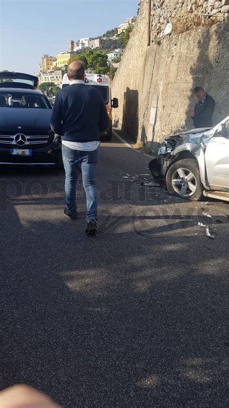 Ravello Incidente Tra Due Veicoli Caos Viabilit A Castiglione