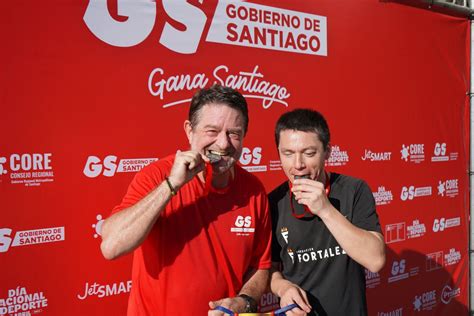 Orrego en la corrida Gana Santiago Es más fácil terminar la carrera