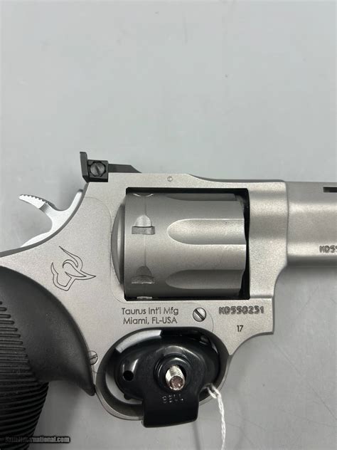 Taurus Tracker 17 Hmr 7 Shot Stainless