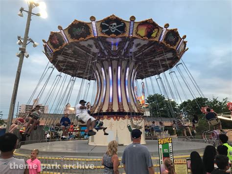 Swings at Jolly Roger 30th Street Amusement Park | Theme Park Archive