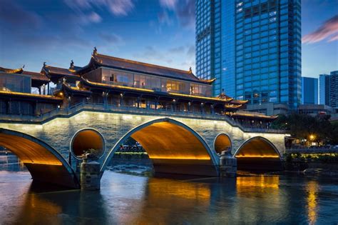 Anshun bridge at night, chengdu, china | Premium Photo