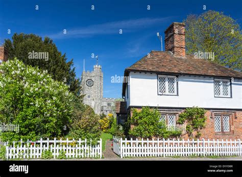 Chilham square chilham kent england hi-res stock photography and images - Alamy