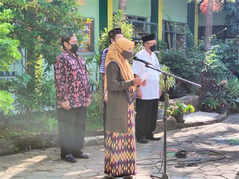 MIN 2 Kota Madiun Adakan Upacara Untuk Memperingati Hari Santri 2021