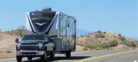 The Best Fifth Wheel Brands (2022 Models) - Drivin' & Vibin'