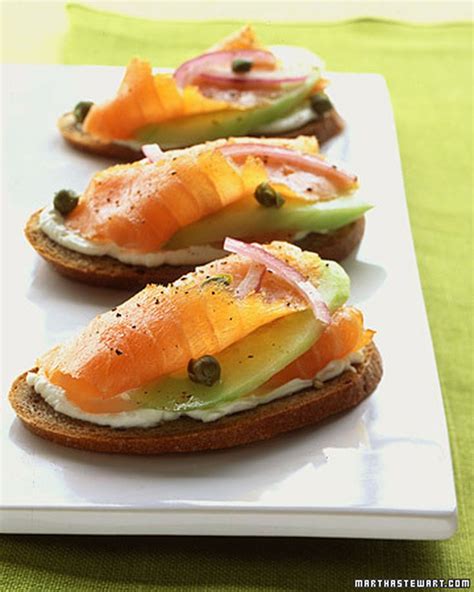 Best 25+ Smoked salmon blinis ideas on Pinterest Salmon canapes, Salmon ...