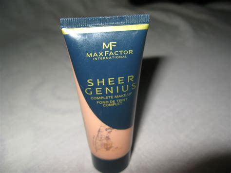 Max Factor Sheer Genius Complete Make Up Shade 82 Twilight Bush