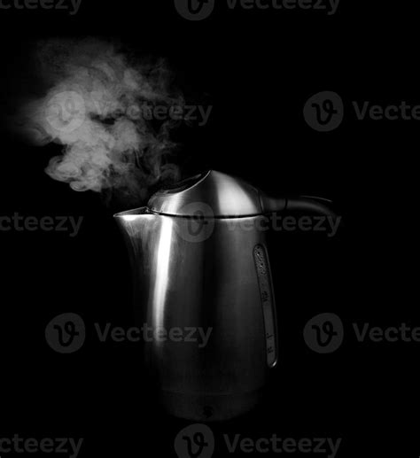 kettle boiling water 15936895 Stock Photo at Vecteezy