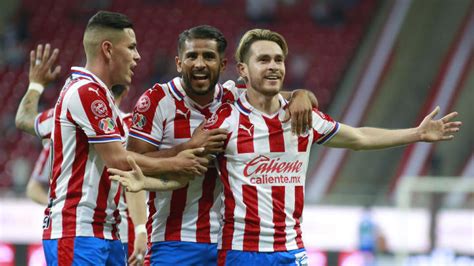 Los Jugadores Que Chivas Debería Fichar Este Verano