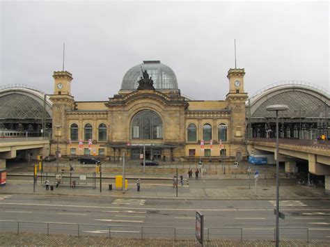 der haupteingang vom dresdener hbf   bahnbilderde