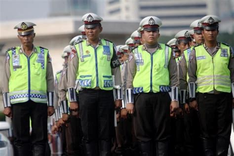 Gaji Polisi Indonesia Paling Rendah? | Republika Online