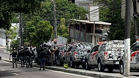 Ind Genas Protestam Na Sede Da Funai Em Manaus E Tr Nsito Bloqueado