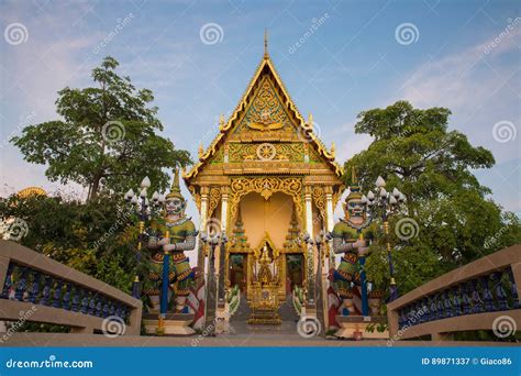 Koh Samui Tempel Auf Dem Wasser Thailand Stockbild Bild Von Kultur