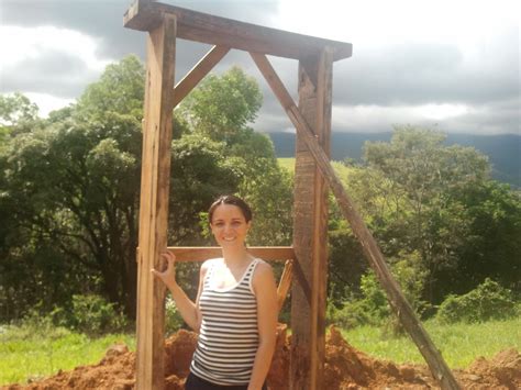 Casa De Cob Bioconstru O Construindo Barro Chegou O Batente