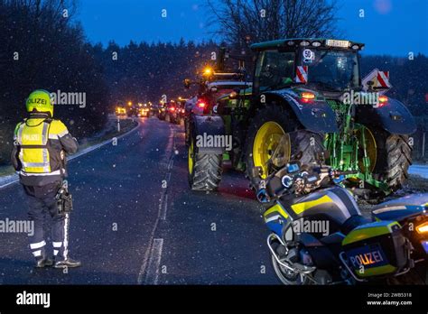 Aufstellung Zum Traktor Konvoi In Wachtberg Villip Im Rahmen Der