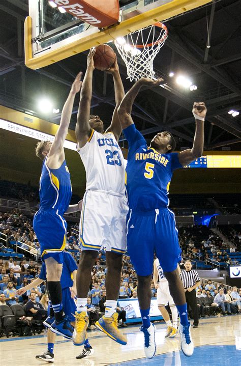 Mens Basketball Grinds Out 77 66 Win Over Ucr Despite First Half Lag