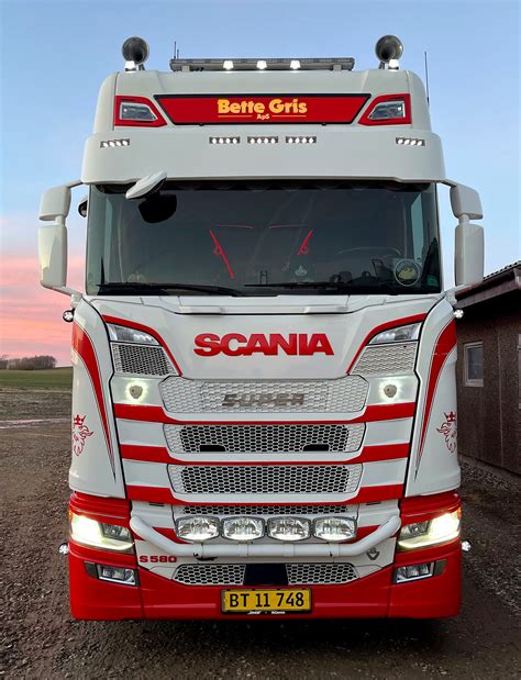 Scania Scania Next Generation Sun Visor Type D Old Lamps Solar Guard