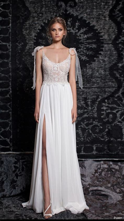 31 Flattering Scoop Neckline Wedding Dresses Weddingomania