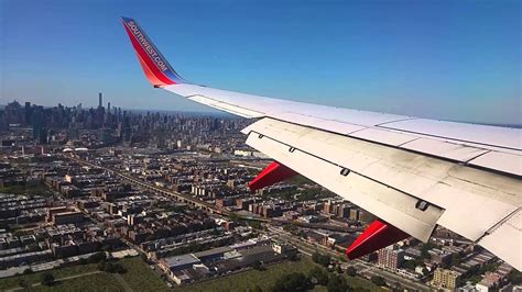 Amazing Approach Landing At LaGuardia With An Amazing Manhattan View