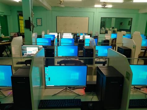 Computer Laboratory Gloria Lacson Colleges