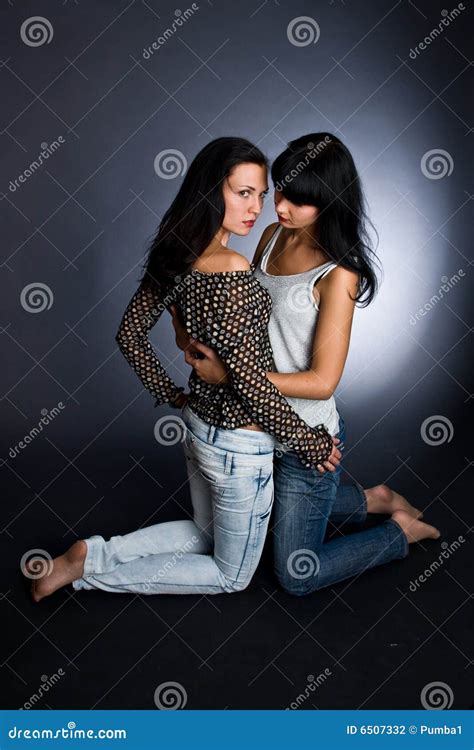 Deux Amies Chaudes De Filles Photo Stock Image Du Durée Amour 6507332