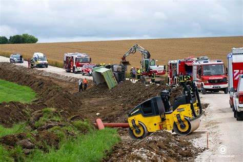 Menschenrettung Aus Umgest Rzten Lkw