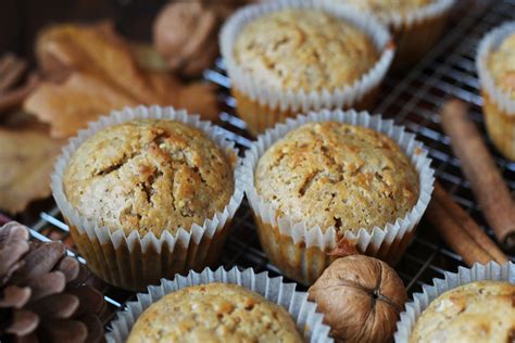 Muffiny Z Cynamonem I Orzechami W Oskimi Walnut Muffins Walnuts