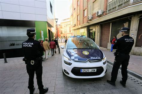 Detienen a un hombre por robar en una tienda de alimentación de Motril